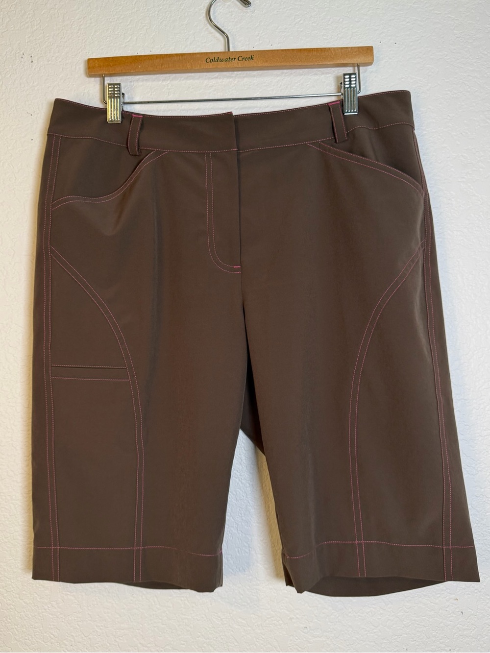 Annika Cutter & Buck Brown Bermuda Golf Shorts with Pink Stitching, Size 14‎